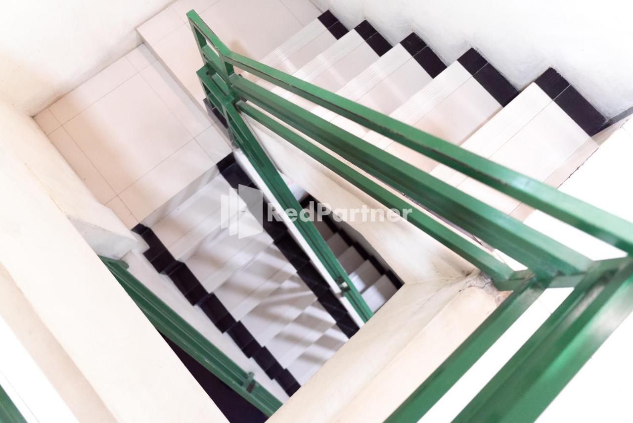 Wisma Aini Syariah Mitra Reddoorz Bandar Lampung Extérieur photo