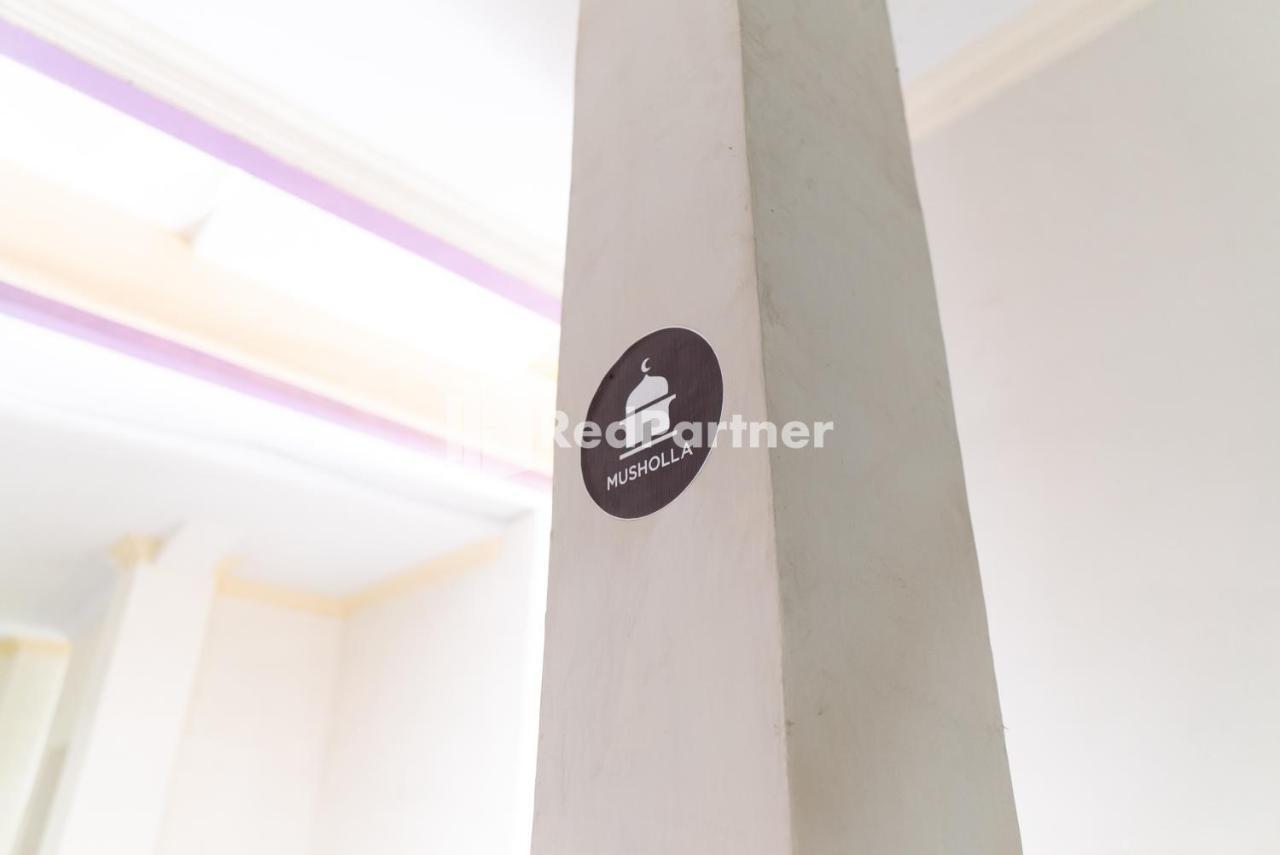 Wisma Aini Syariah Mitra Reddoorz Bandar Lampung Extérieur photo